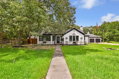 Photo of 105 Wallisville Road, Liberty, TX 77575 (MLS # 94760195)