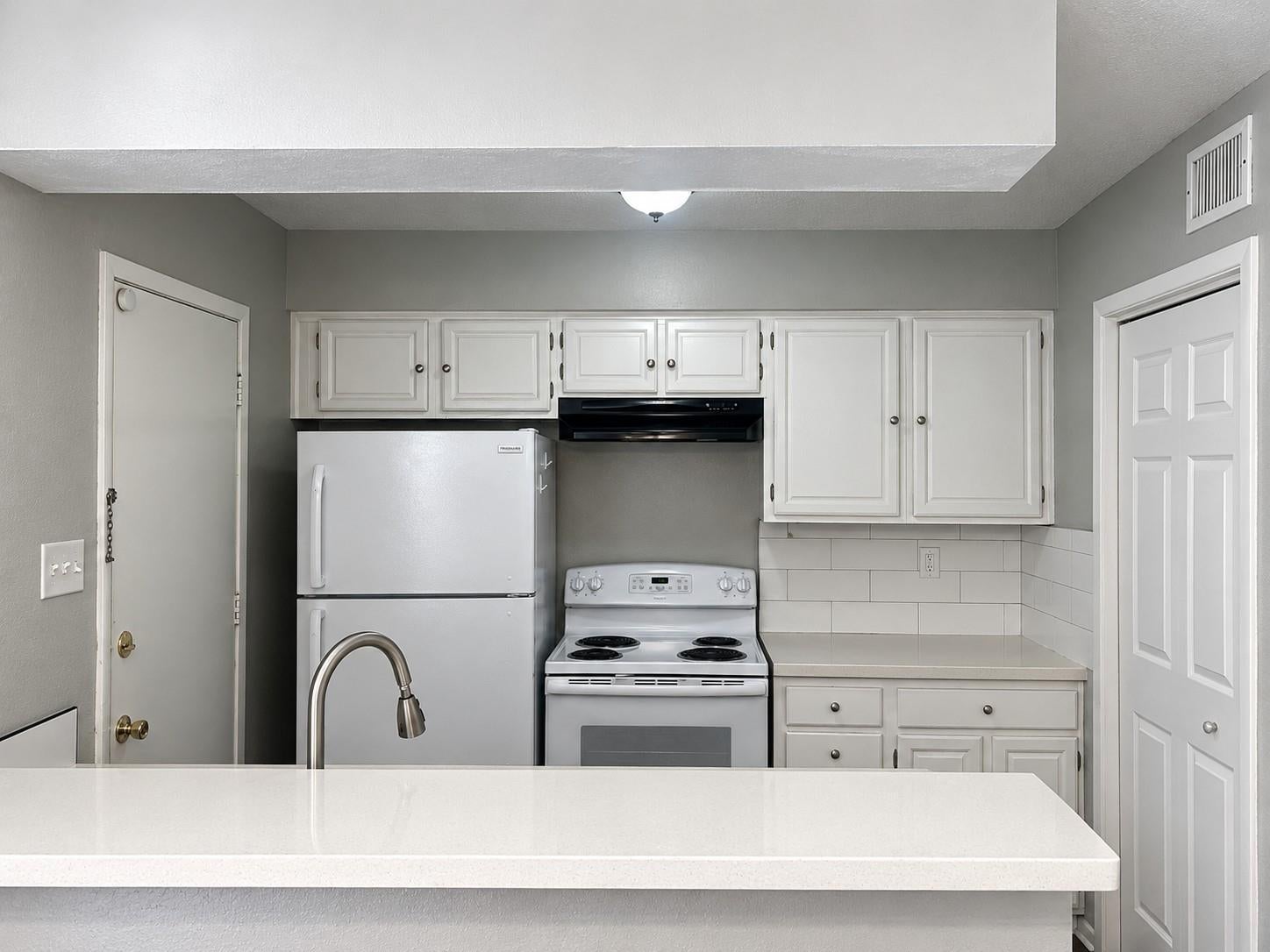 4711 Indian Trail 4