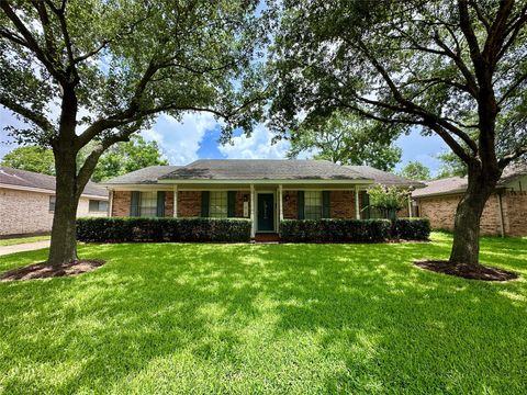 Photo of 5818 Birchmont Drive, Houston, TX 77092 (MLS # 32938951)