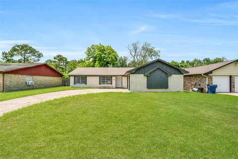 Photo of 9418 Vicksburg Avenue, Texas City, TX 77591 (MLS # 20148313)