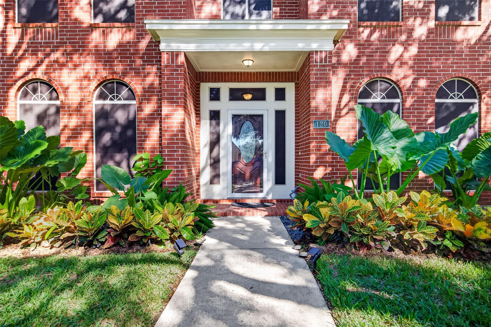 120 Crescent Bay Drive