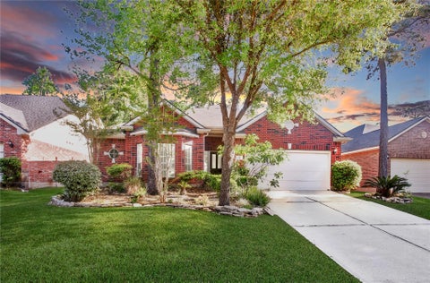 Photo of 11 Griffin Hill Court, Spring, TX 77382 (MLS # 20800583)
