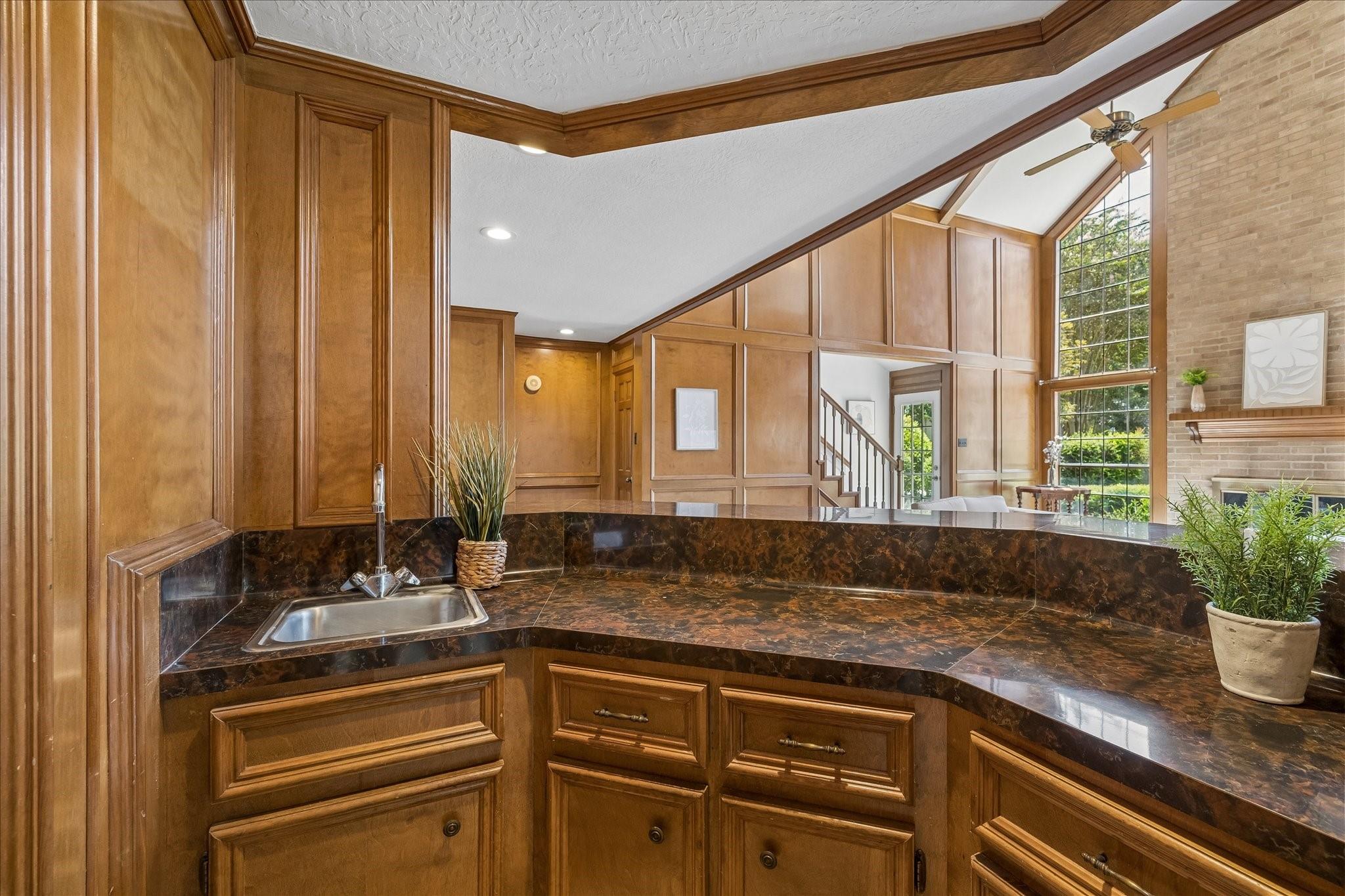 5410 Red Cliff Drive