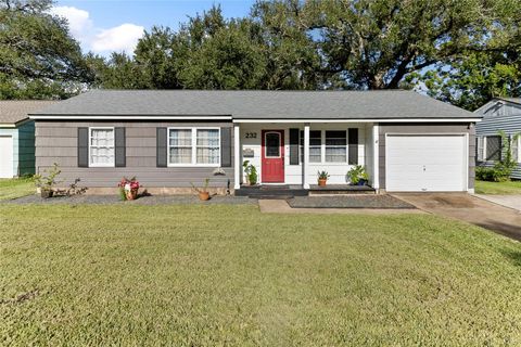 Photo of 232 Laurel Street, Lake Jackson, TX 77566 (MLS # 20070264)