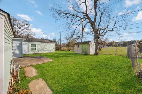 Tiny photo for 5942 Ridgeway Drive, Houston, TX 77033 (MLS # 78097397)