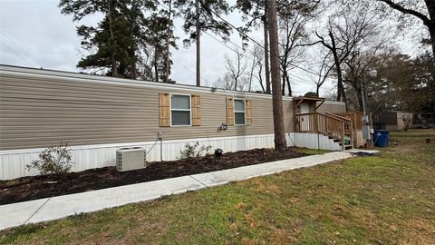 Photo of 14348 W Ravine Run, Willis, TX 77318 (MLS # 88458554)