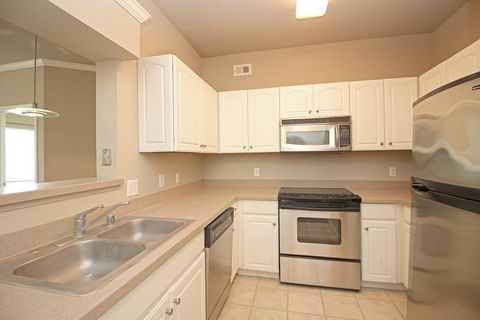 Photo of 1330 Old Spanish Trail #2302, Houston, TX 77054 (MLS # 82365863) Photo of 1330 Old Spanish Trail #2302, Houston, TX 77054 (MLS # 82365863)