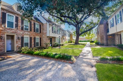 Photo of 13074 Trail Hollow Drive #3074, Houston, TX 77079 (MLS # 65738569)