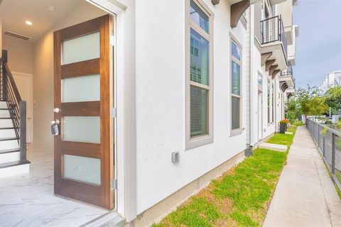 Photo of 5836 E Post Oak Lane, Houston, TX 77055 (MLS # 66269840) Photo of 5836 E Post Oak Lane, Houston, TX 77055 (MLS # 66269840)