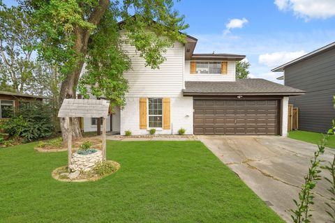 Photo of 5 Dallas Court #1, Angleton, TX 77515 (MLS # 33277292)
