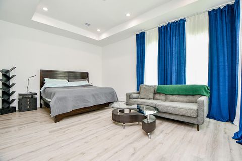 Tiny photo for 7603 Jacquelyn Gardens Lane, Houston, TX 77055 (MLS # 96538691)