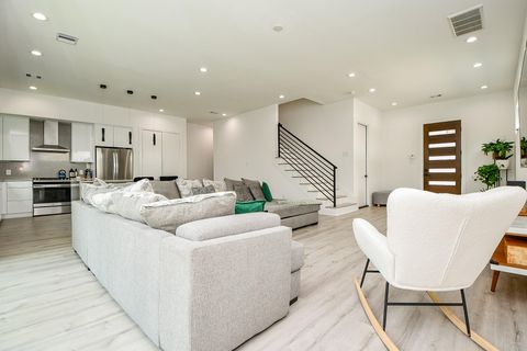 Tiny photo for 7603 Jacquelyn Gardens Lane, Houston, TX 77055 (MLS # 96538691)