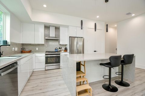 Tiny photo for 7603 Jacquelyn Gardens Lane, Houston, TX 77055 (MLS # 96538691)