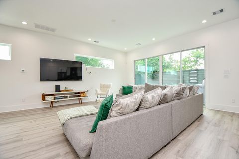 Tiny photo for 7603 Jacquelyn Gardens Lane, Houston, TX 77055 (MLS # 96538691)