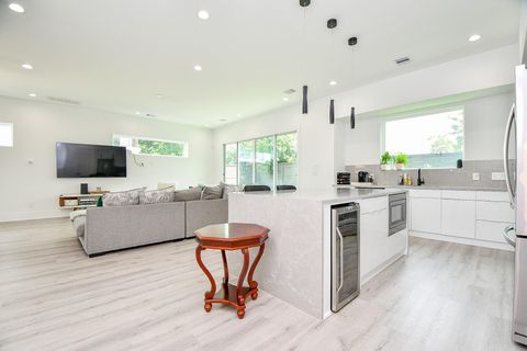 Tiny photo for 7603 Jacquelyn Gardens Lane, Houston, TX 77055 (MLS # 96538691)