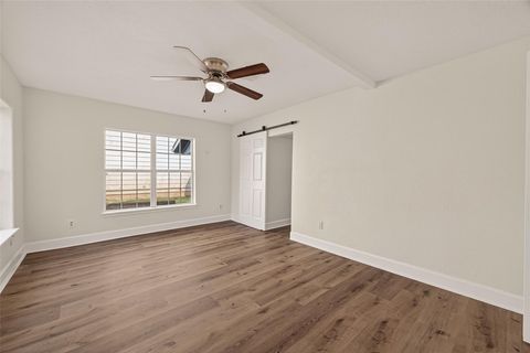 Tiny photo for 915 W Lewis Street, Conroe, TX 77301 (MLS # 10393438)