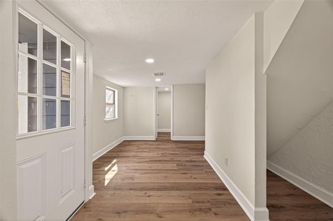 Tiny photo for 915 W Lewis Street, Conroe, TX 77301 (MLS # 10393438)