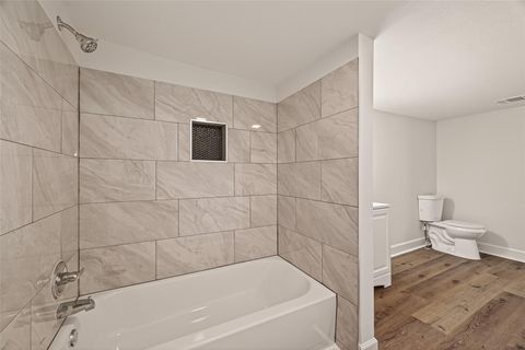 Tiny photo for 915 W Lewis Street, Conroe, TX 77301 (MLS # 10393438)