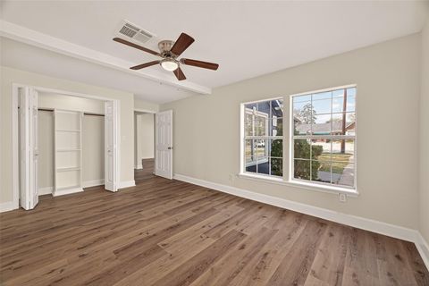 Tiny photo for 915 W Lewis Street, Conroe, TX 77301 (MLS # 10393438)