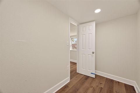 Tiny photo for 915 W Lewis Street, Conroe, TX 77301 (MLS # 10393438)