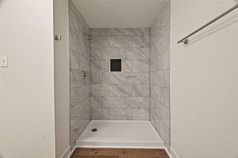 Tiny photo for 915 W Lewis Street, Conroe, TX 77301 (MLS # 10393438)