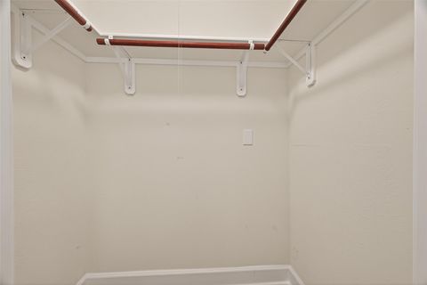 Tiny photo for 915 W Lewis Street, Conroe, TX 77301 (MLS # 10393438)