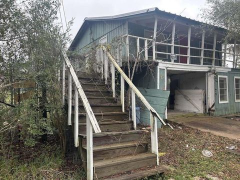 Photo of 100 Happiness Hollow, Coldspring, TX 77331 (MLS # 32471729)