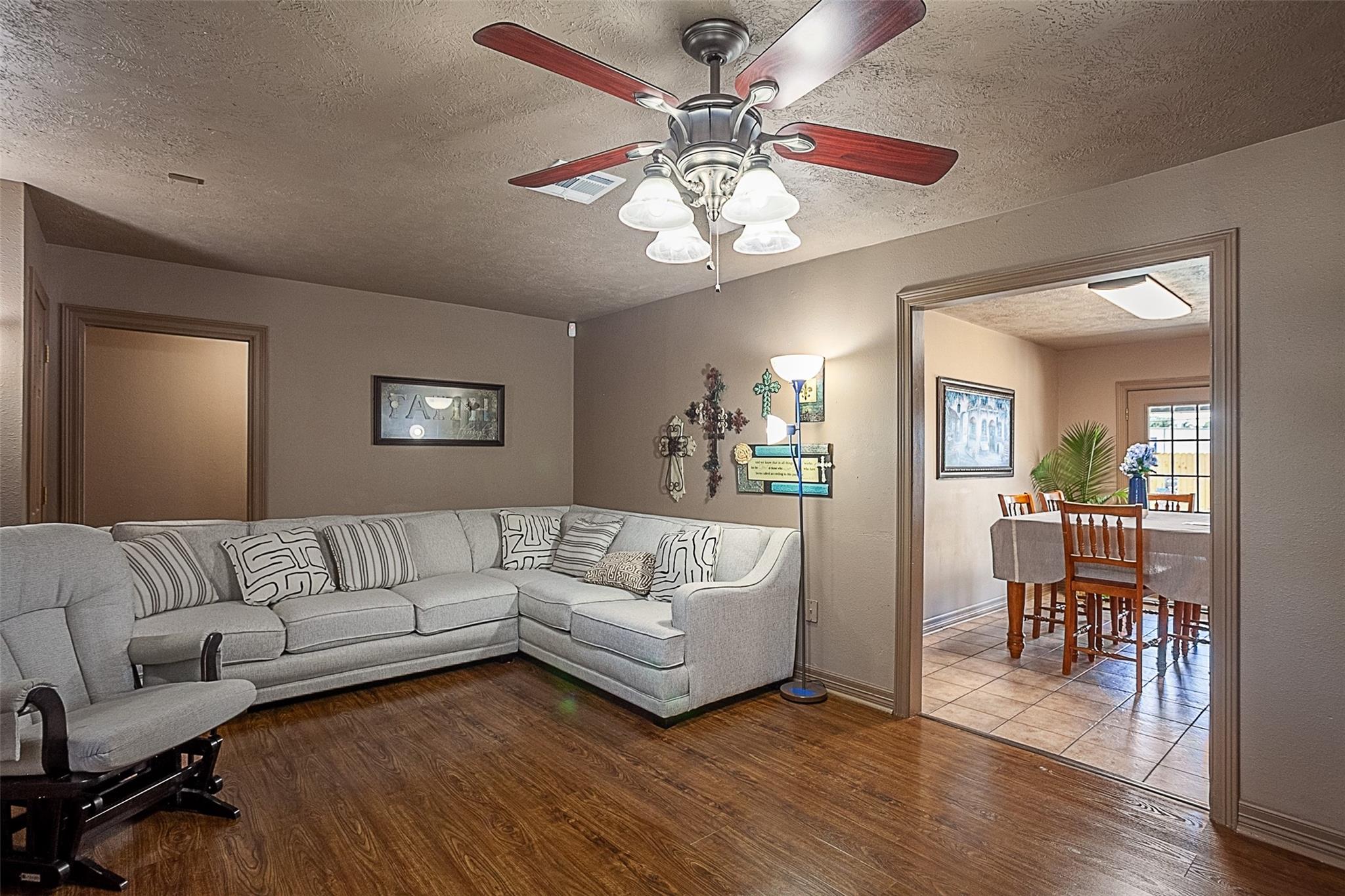 5308 W Groves Circle