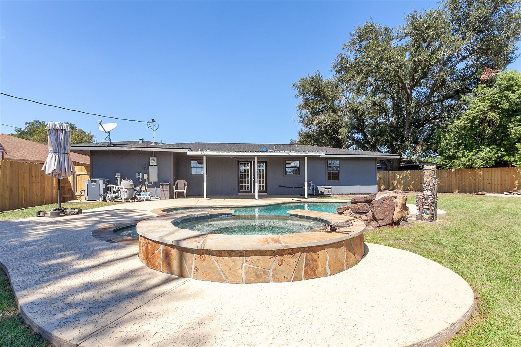 5308 W Groves Circle