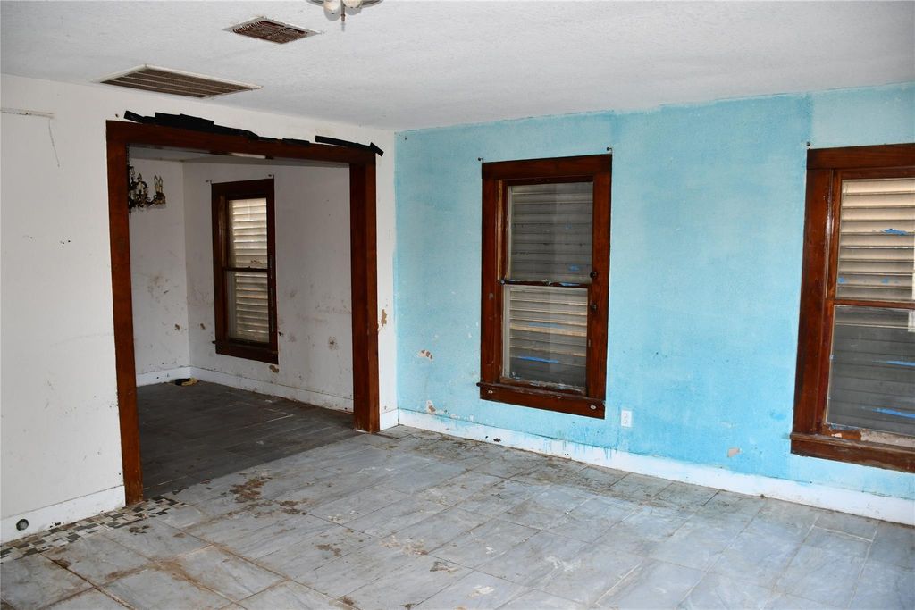 Photo of 5415 Avenue M, Galveston, TX 77551 (MLS # 78341126)