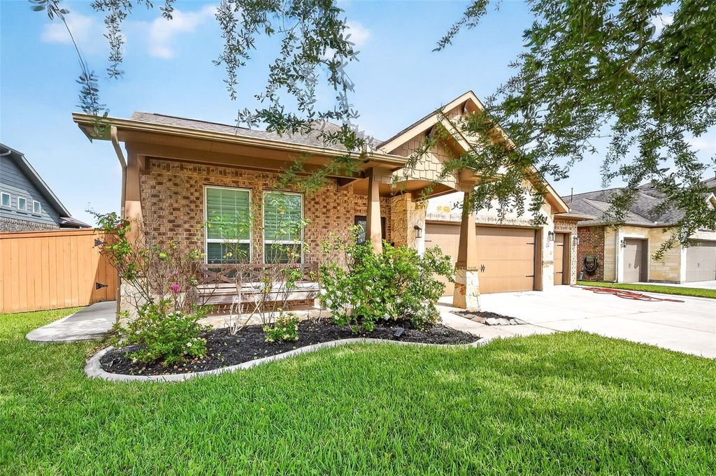 Photo of 2418 Kelson Cove Drive, Texas City, TX 77568 (MLS # 75739548)