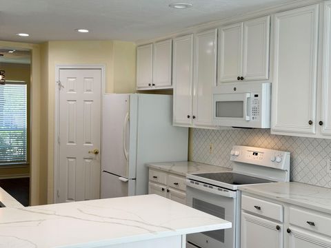27 Queenscliff Circle The Woodlands TX 77382