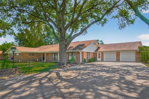 Photo of 8105 Miller Drive, Hitchcock, TX 77563 (MLS # 92630248)