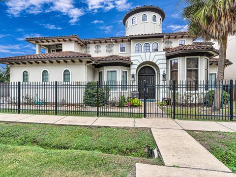 Photo of 4614 Inker Street, Houston, TX 77007 (MLS # 49753507)