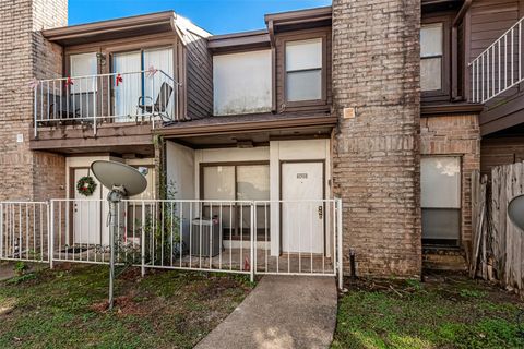 Photo of 6633 W Airport Boulevard #505, Houston, TX 77035 (MLS # 74592583)