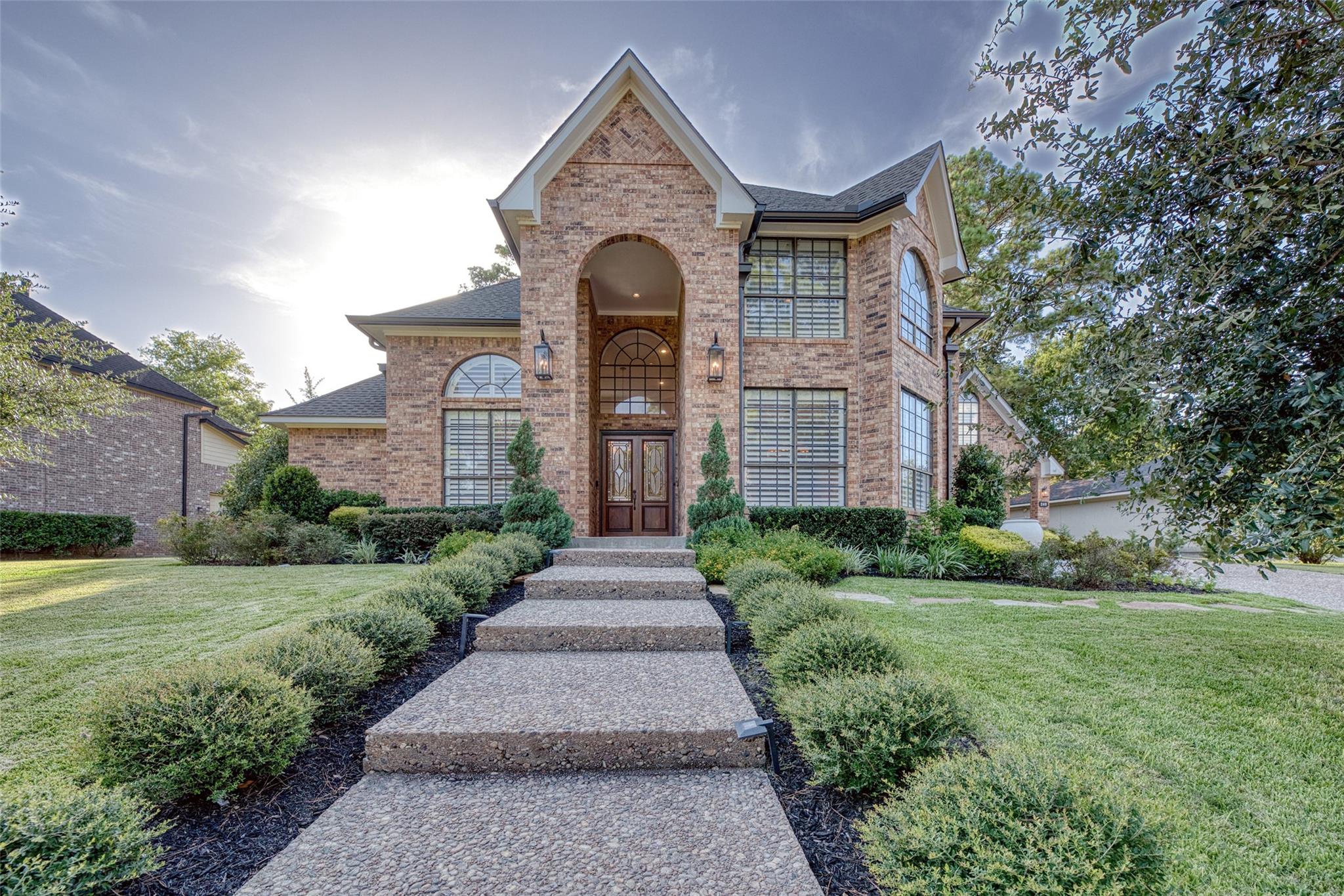 240 Edgewood Dr