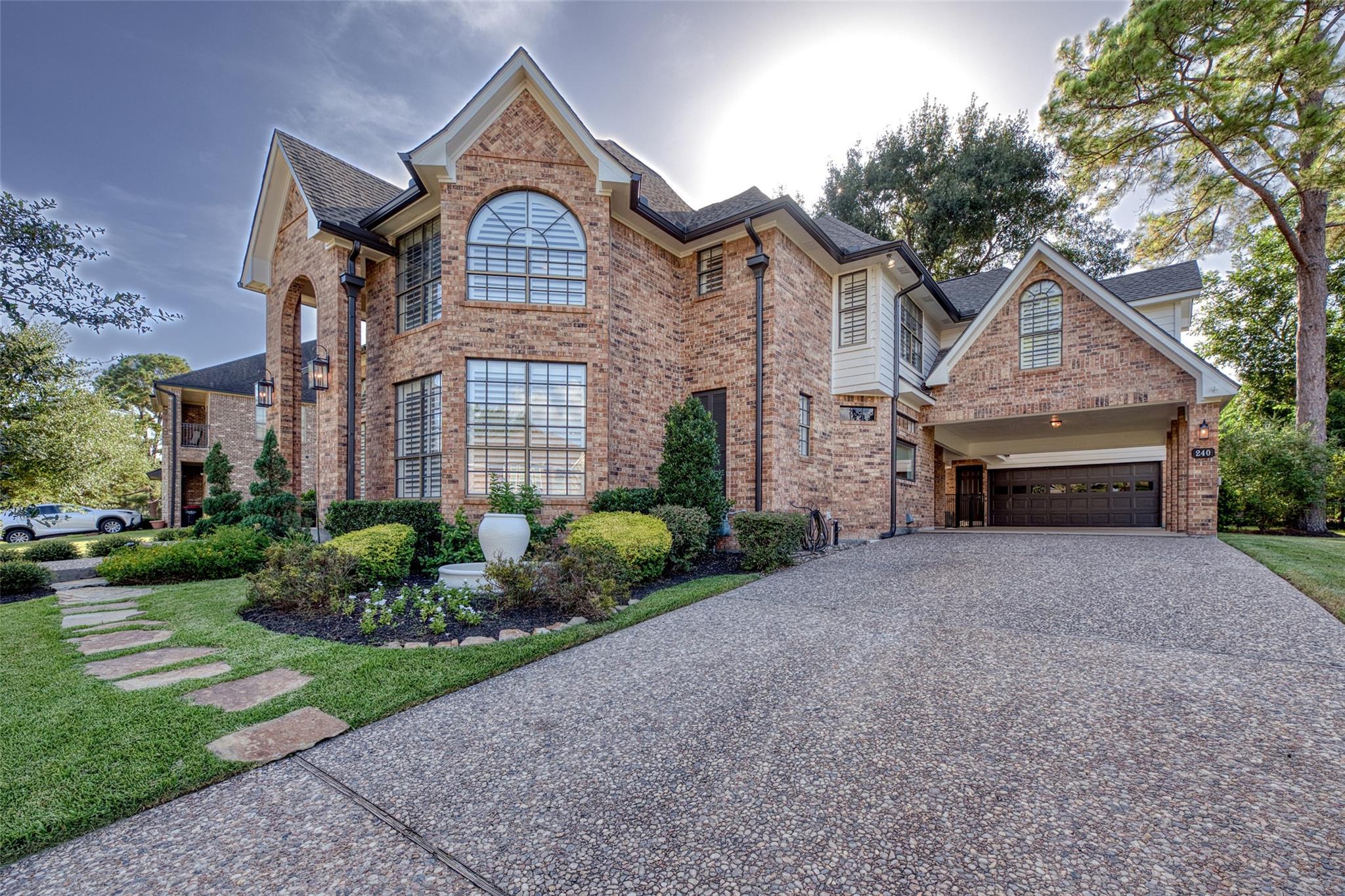 240 Edgewood Dr