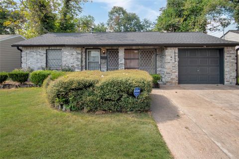 Photo of 10009 Lonallen Street, Houston, TX 77088 (MLS # 19225236)