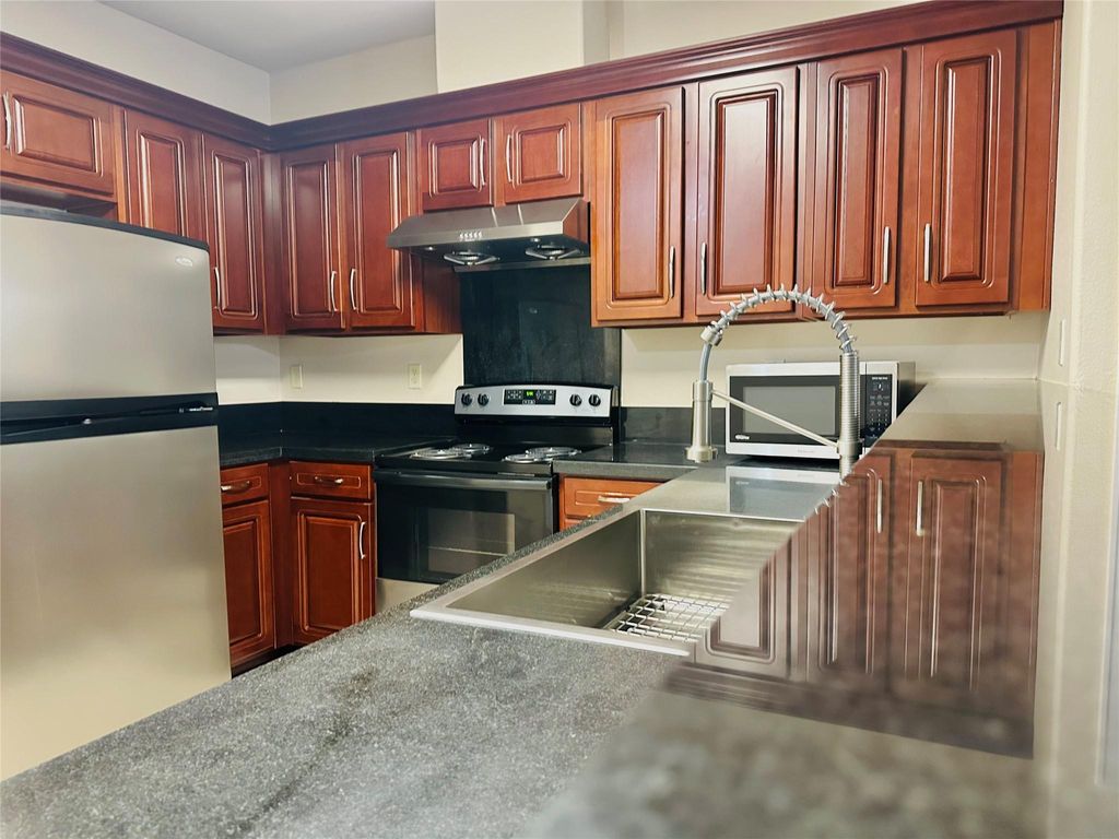 Photo of 6611 W Sam Houston Parkway S #2C, Houston, TX 77072 (MLS # 96625926)
