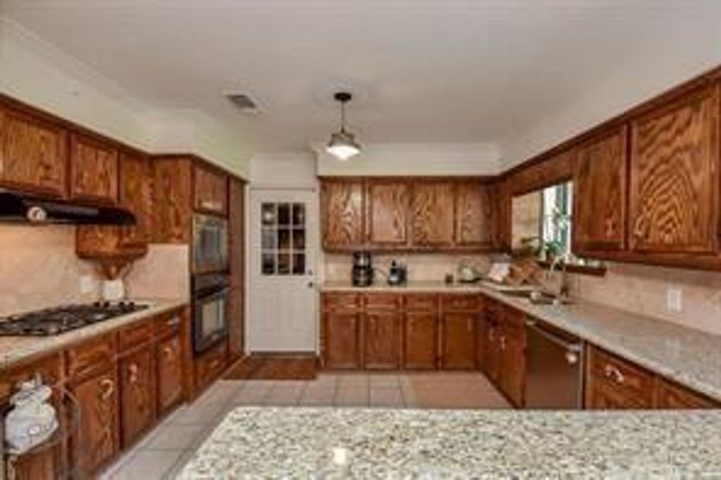 Photo of 101 Pin Oak Drive, Baytown, TX 77520 (MLS # 43508242)