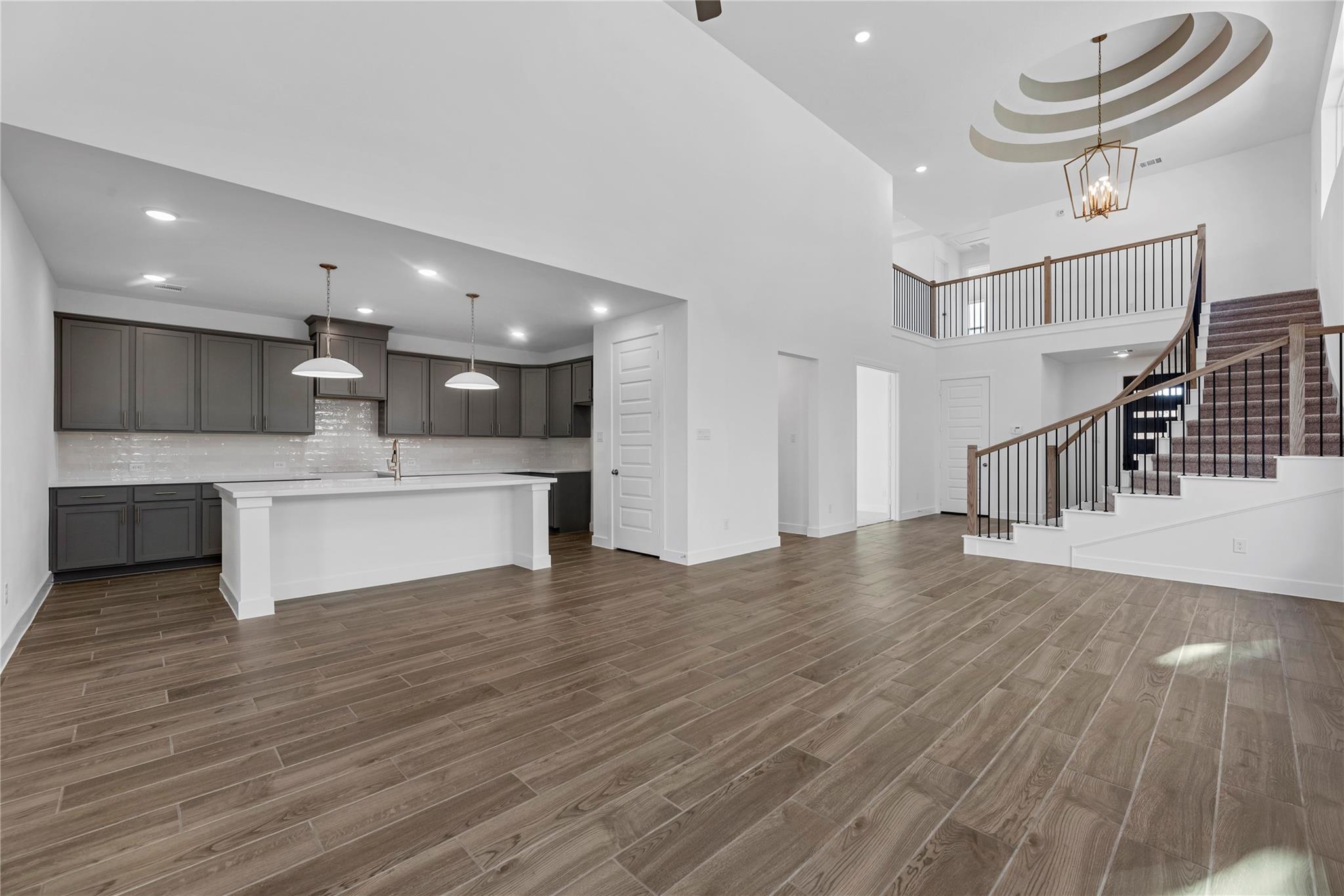 123 Bright Valley Way