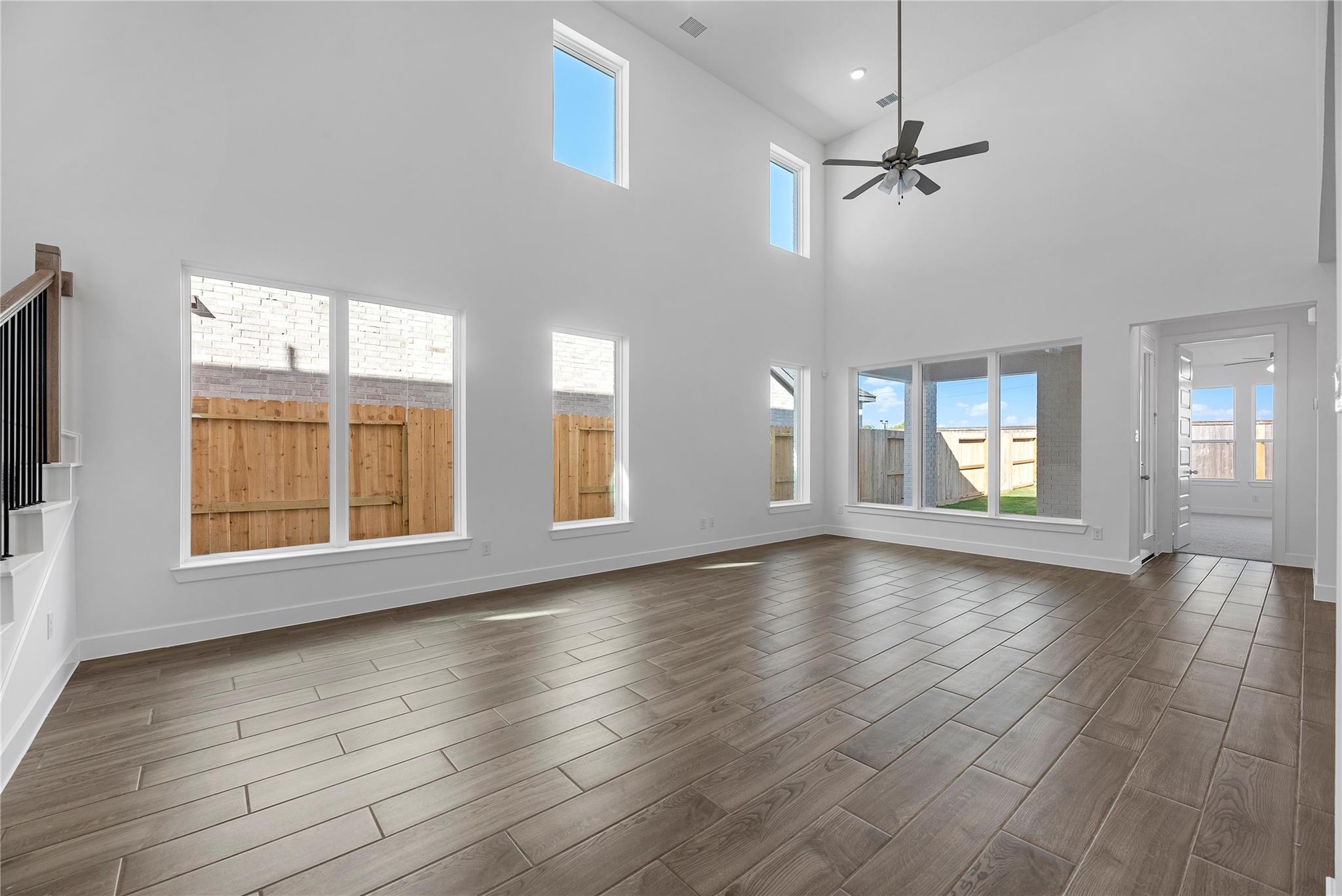 123 Bright Valley Way