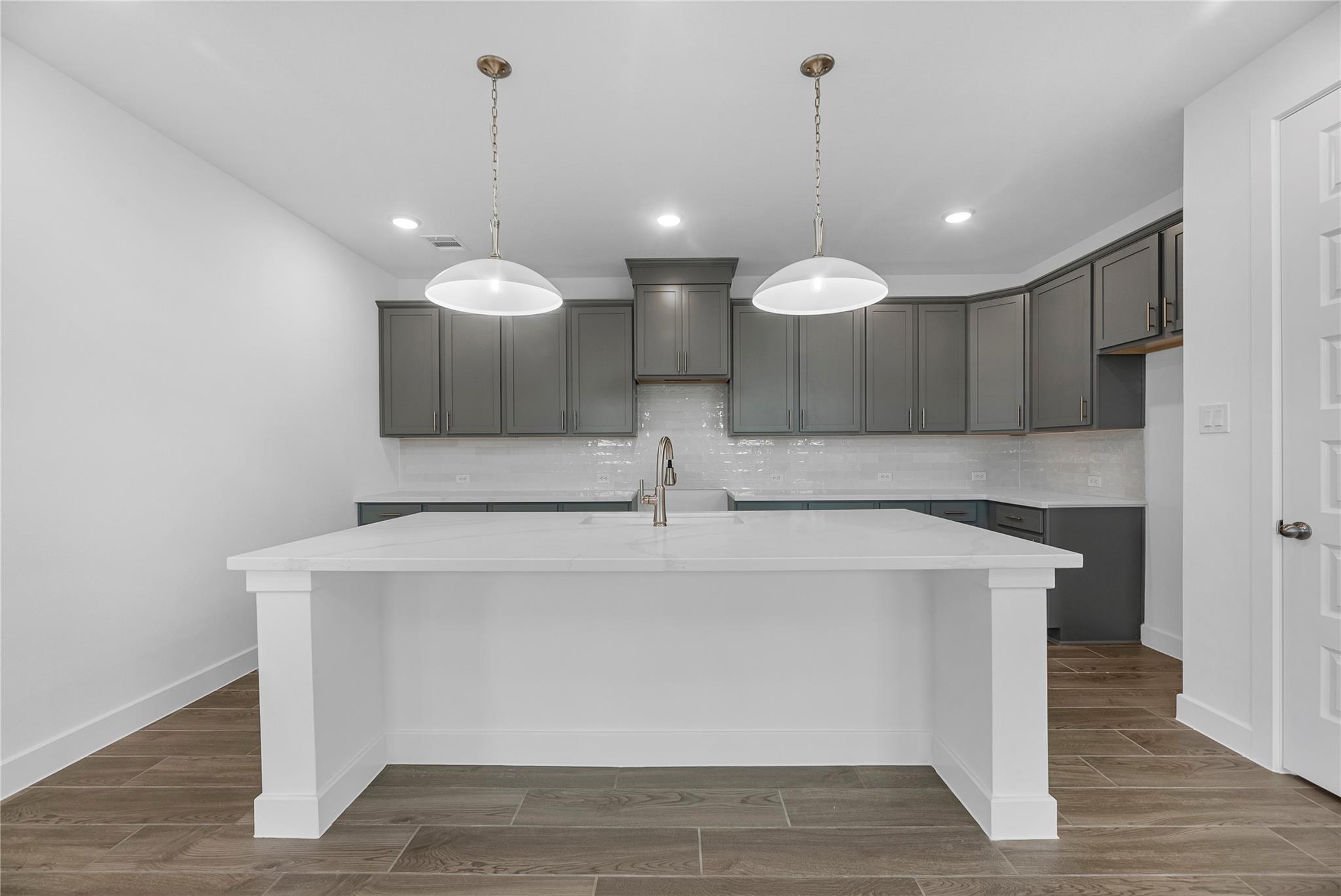 123 Bright Valley Way