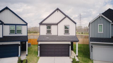 Photo of 2837 Lisburn Terrace Ln Ln, Houston, TX 77051 (MLS # 71451912)