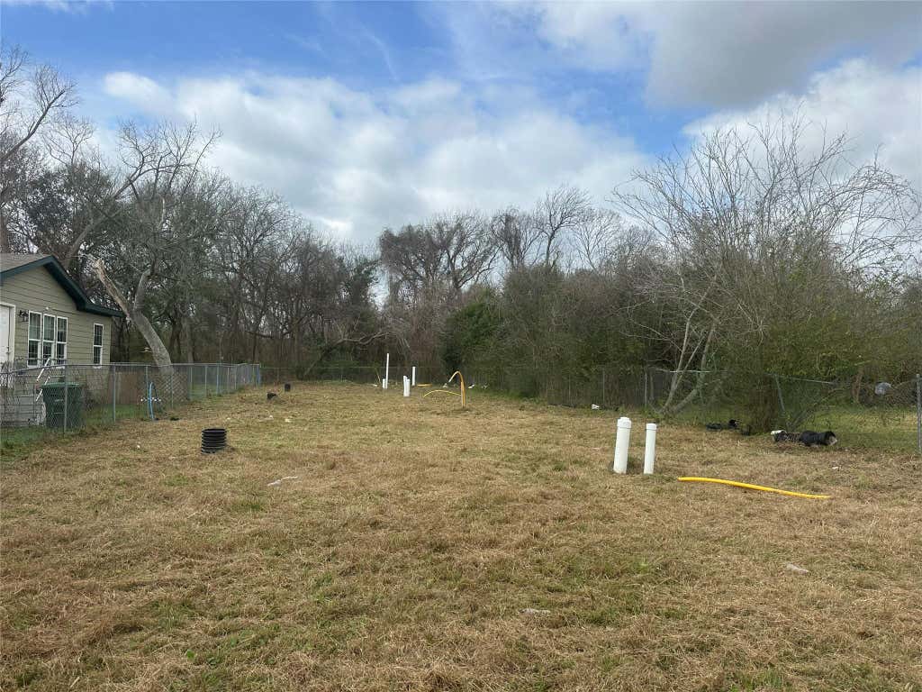 Photo of 6525 De Priest Street, Houston, TX 77091 (MLS # 35906640)