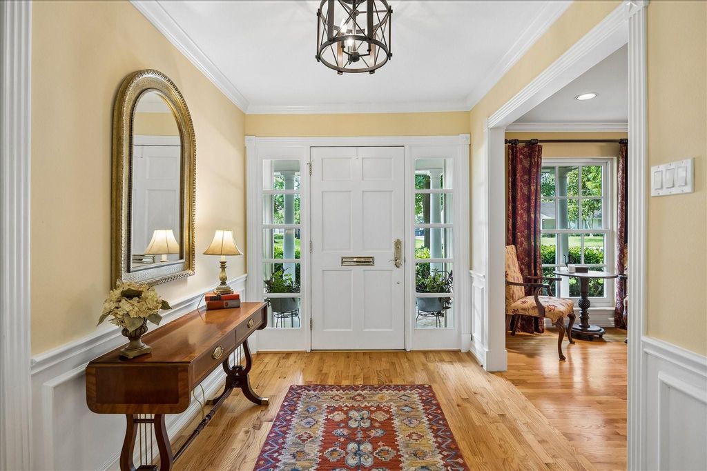 Photo of 12122 Kimberley Lane, Houston, TX 77024 (MLS # 4582536)