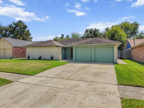 Photo of 10114 Roseberry Drive E, La Porte, TX 77571 (MLS # 28162952)