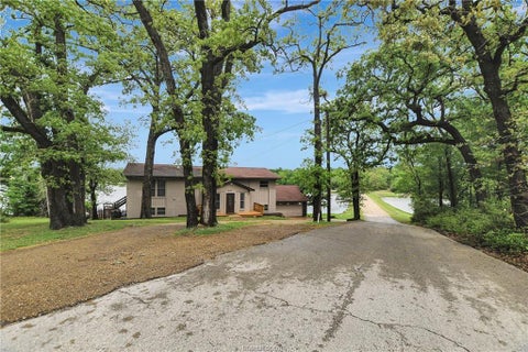 Photo of 571 Lakeview Circle, Hilltop Lakes, TX 77871 (MLS # 86971890)