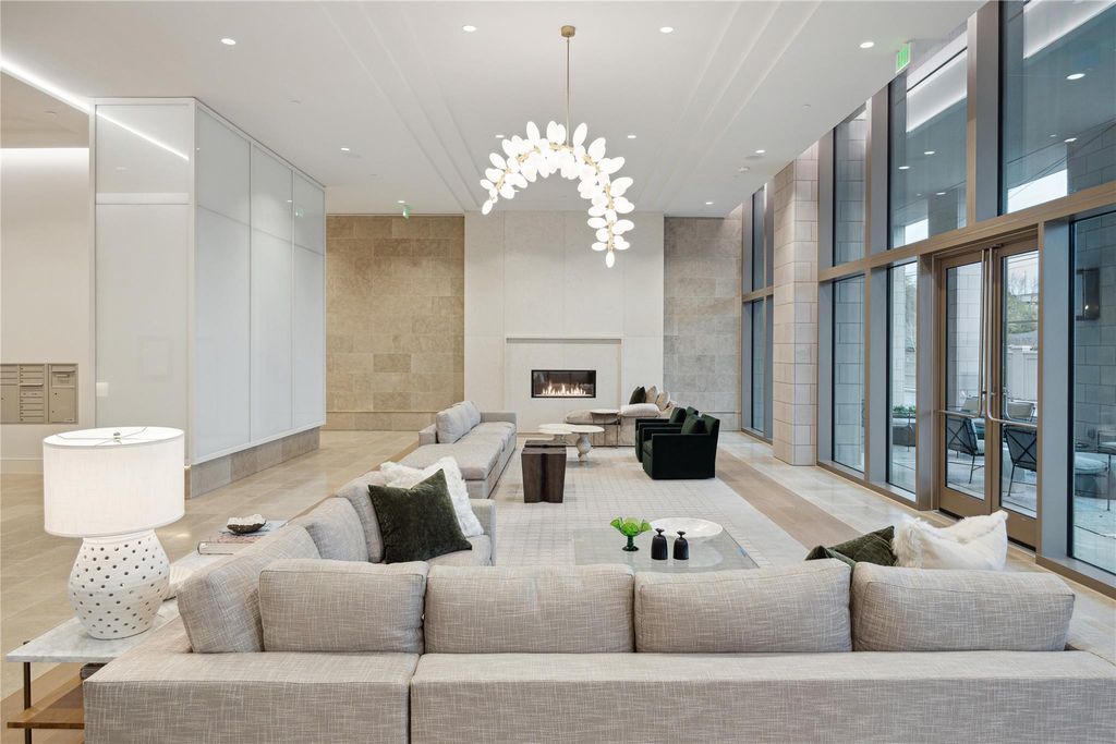 Photo of 5656 San Felipe ST #701, Houston, TX 77056 (MLS # 32743136)
