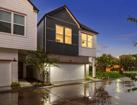 Photo of 7710 Sky Dweller Drive Dr, Houston, TX 77055 (MLS # 45578107)